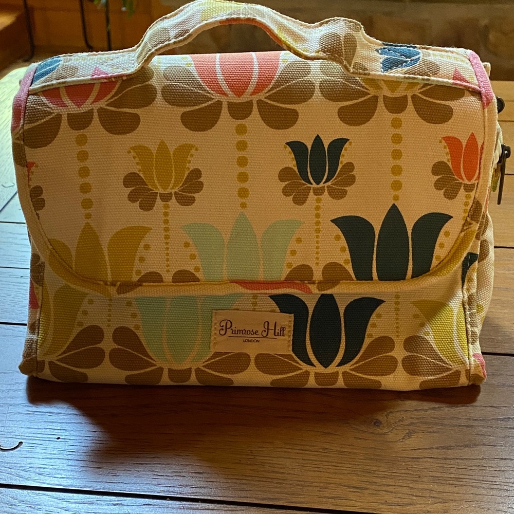 Floral Women's Makeup Bag - Multicolor